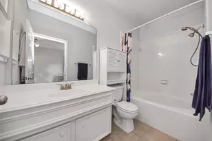 943 W Heights Hollow Ln, Houston, TX 77007 - Photo 7