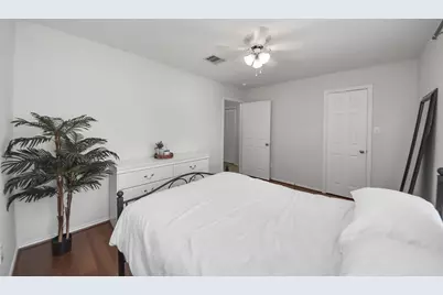 943 W Heights Hollow Lane, Houston, TX 77007 - Photo 21