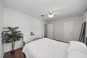 943 W Heights Hollow Ln, Houston, TX 77007 - Photo 21
