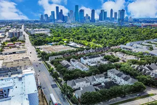 943 W Heights Hollow Ln, Houston, TX 77007 - Photo 25