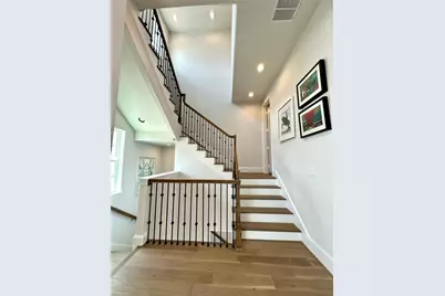 11057 Chatterton Drive, Houston, TX 77043 - Photo 5