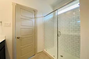 2811 Chancery Summit Ct, Houston, TX 77047 - Photo 9