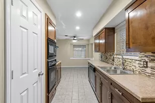 7230 Redding Rd, Houston, TX 77036 - Photo 7