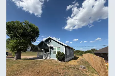 700 Burleson Street, Brenham, TX 77833 - Photo 3