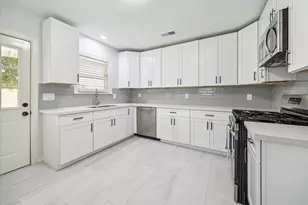 1745 Lexington St, Houston, TX 77098 - Photo 3