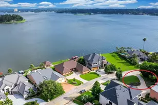 179 April Waters Dr N, Conroe, TX 77356 - Photo 3