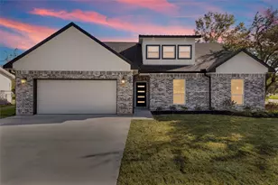 2950 Gulf St, Beaumont, TX 77703 - Photo 1