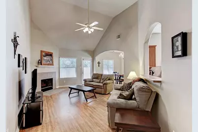 9211 Hidden Lake E Drive E, Magnolia, TX 77354 - Photo 3