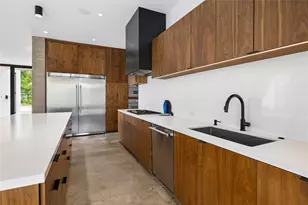 1726 Viking Dr, Houston, TX 77018 - Photo 19