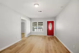 10430 Wiggins St, Houston, TX 77029 - Photo 11
