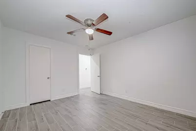 909 Oak Vista Court, Friendswood, TX 77546 - Photo 17