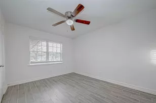 909 Oak Vista Ct, Friendswood, TX 77546 - Photo 25