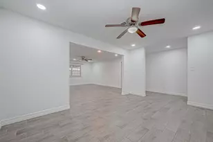 909 Oak Vista Ct, Friendswood, TX 77546 - Photo 7