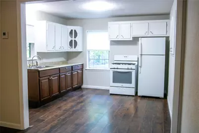 421 E Park Street, Alvin, TX 77511 - Photo 7