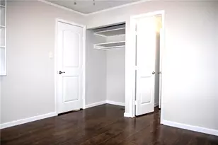 421 E Park St, Alvin, TX 77511 - Photo 9