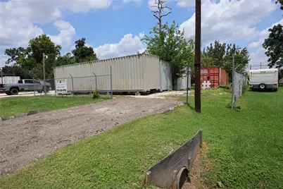 136 Theron Street, Houston, TX 77022 - Photo 3