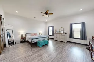 10477 Acacia Ln, Hearne, TX 77859 - Photo 11