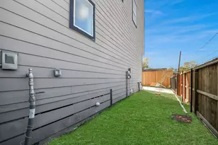 1216 E 34th St, Houston, TX 77022 - Photo 5