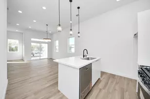 1216 E 34th St, Houston, TX 77022 - Photo 21