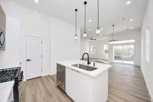 1216 E 34th St, Houston, TX 77022 - Photo 23