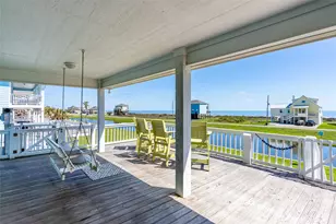 3174 Sea Castle Dr, Crystal Beach, TX 77650 - Photo 7
