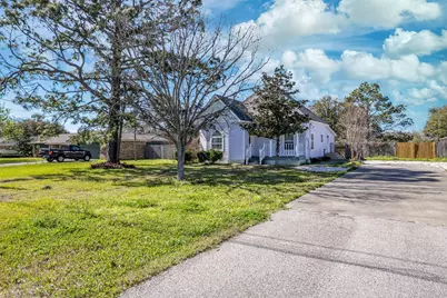 3525 Bridgette Lane, Mont Belvieu, TX 77523 - Photo 7