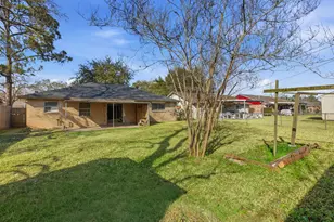 13627 Greenway Dr, Sugar Land, TX 77498 - Photo 29