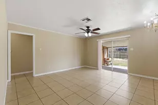 13627 Greenway Dr, Sugar Land, TX 77498 - Photo 5