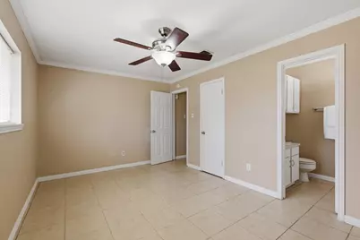 13627 Greenway Drive, Sugar Land, TX 77498 - Photo 19