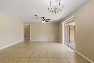 13627 Greenway Dr, Sugar Land, TX 77498 - Photo 9