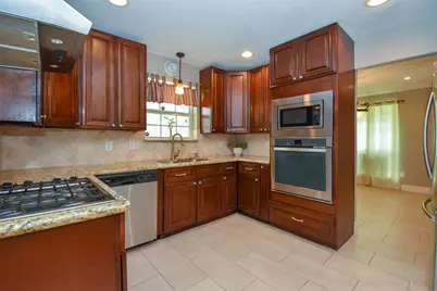 9030 Quebec Drive, Houston, TX 77096 - Photo 13