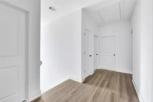 2511 Garapan St, Houston, TX 77091 - Photo 9