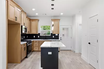 5515 Elm Springs Drive, Houston, TX 77048 - Photo 19