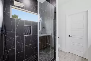 5515 Elm Springs Dr, Houston, TX 77048 - Photo 23