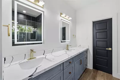 5515 Elm Springs Drive, Houston, TX 77048 - Photo 9