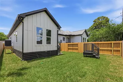 5515 Elm Springs Drive, Houston, TX 77048 - Photo 35