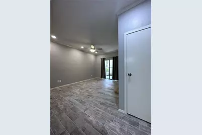 7037 N Holiday Drive, Galveston, TX 77550 - Photo 5