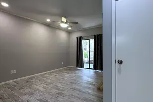 7037 N Holiday Dr, Galveston, TX 77550 - Photo 5