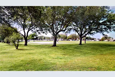 7037 N Holiday Drive, Galveston, TX 77550 - Photo 21