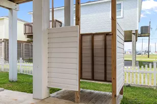 139 W Palm St, Freeport, TX 77541 - Photo 3