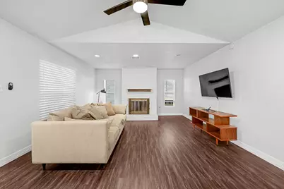 10822 Bob White Drive, Houston, TX 77096 - Photo 5