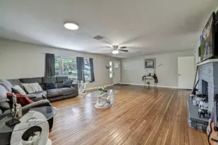 1 4th Ave N, Texas City, TX 77590 - Photo 9