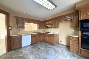 9515 Hendon Ln, Houston, TX 77036 - Photo 11