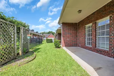 3310 Country Meadows Court, Pearland, TX 77584 - Photo 25