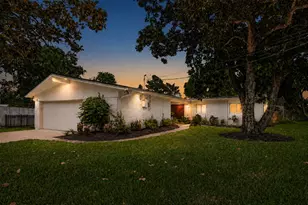 514 S Shadowbend Ave, Friendswood, TX 77546 - Photo 3