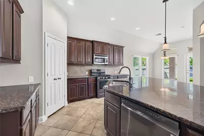 6302 Falling Briar Lane, Sugar Land, TX 77479 - Photo 21