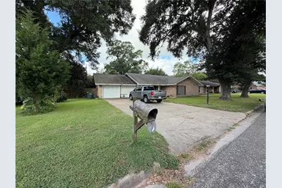 1429 Circle Drive, Sealy, TX 77474 - Photo 3