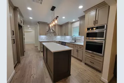 630 Stonewall Jackson Drive, Conroe, TX 77302 - Photo 13