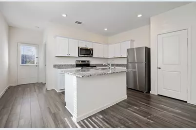 614 Edge Lake Court, Conroe, TX 77316 - Photo 5