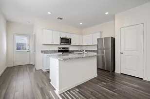 614 Edge Lake Ct, Conroe, TX 77316 - Photo 5